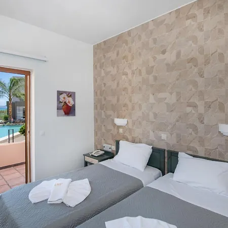 Eko Aparthotel 2*
